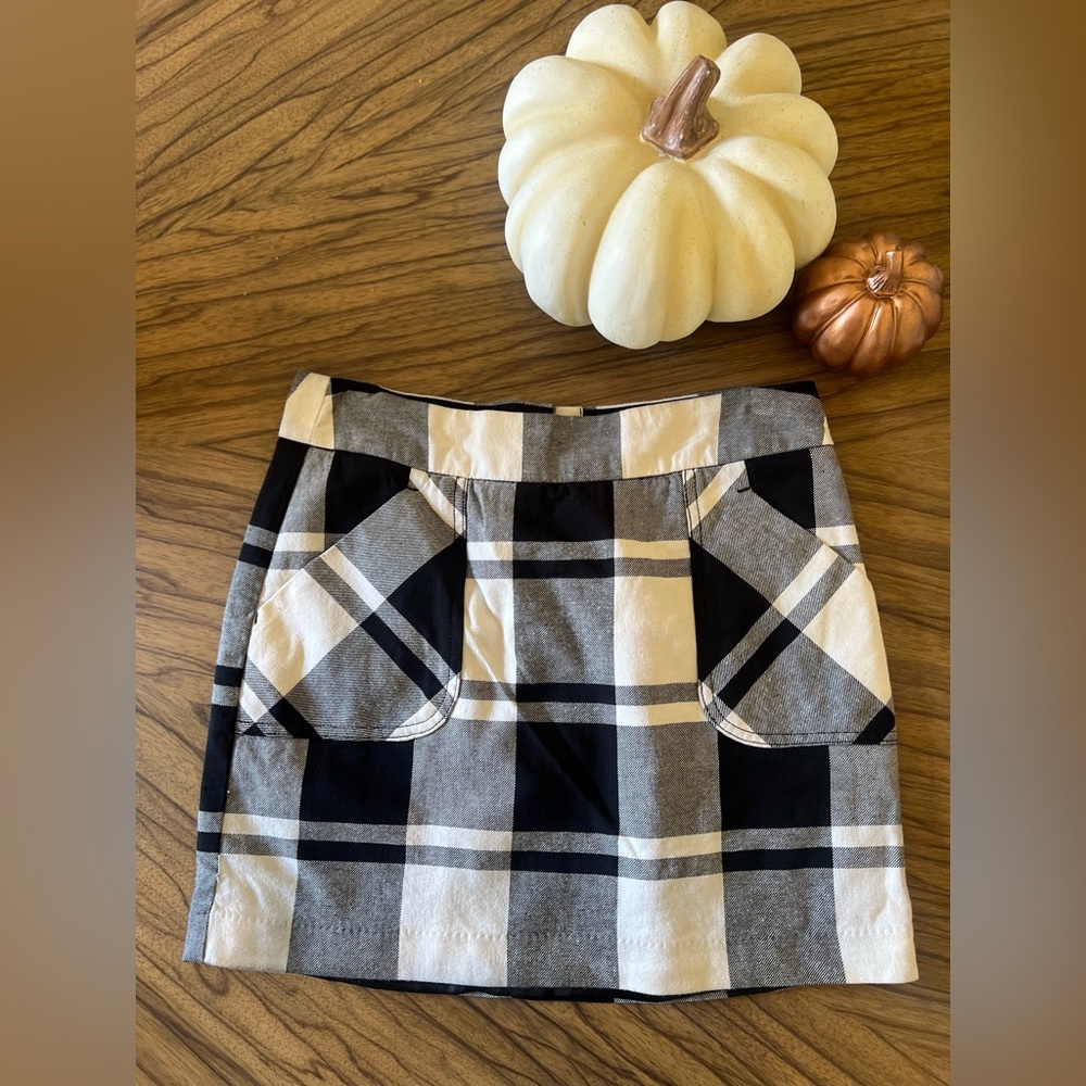 Tommy Hilfiger Black and Cream Plaid Mini Skirt